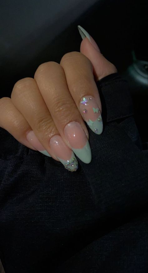 Pastel Green Nails Almond, Green Butterfly Nail Designs, Pastel Mint Nails, Mint Green Nail Art, Nails Mint Green, Pinterest Nail Ideas, Mint Green Nails, Quinceanera Nails, Mint Nails