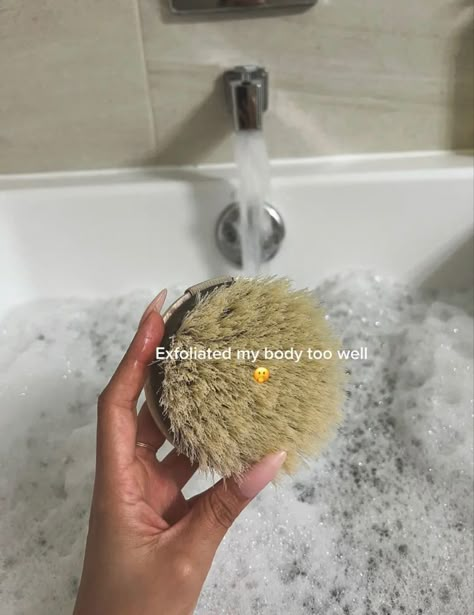 Layering Scents, Woman Self Care, Dry Body Brush, Mouth Hygiene, Dry Body Brushing, Body Brush, Hygiene Care, Shower Skin Care, Care Aesthetic