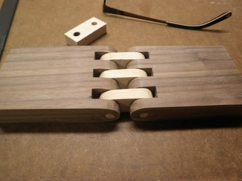 Wooden Double Action Hinge - by Joshuah @ LumberJocks.com ~ woodworking community Wooden Hinges, Wood Hinges, Woodworking Joinery, Woodworking Joints, Wood Joints, Wood Working Gifts, Wood Joinery, Woodworking Workshop, Diy Holz