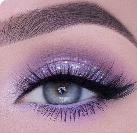 Purple Eyeshadow Looks, Quinceanera Makeup, Eye Makeup Images, Purple Smokey Eye, Prom Eye Makeup, Purple Eye Makeup, Dance Makeup, Eye Makeup Pictures, Purple Makeup