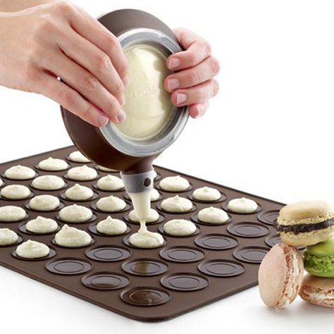 Creative Treats, Chocolate Cake Cookies, Piping Icing, Baking Set, Baking And Pastry, Baking Mat, Cake Roll, Pastry Cake, Silicone Baking