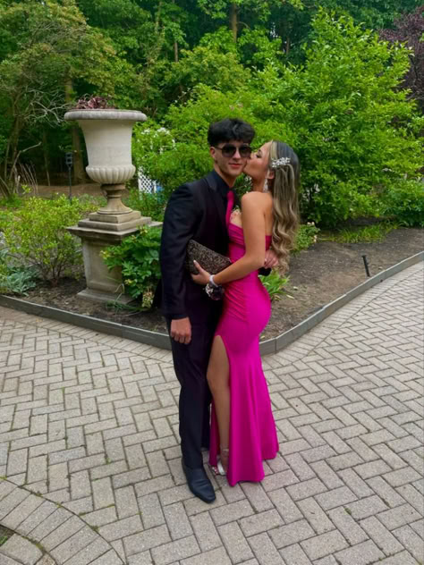 Black Prom Look Couple, Fuschia Prom Dress Couple, Magenta Prom Couple, Goofy Couple Pics Prom, Prom Poses With Bf, Magenta Prom Dress Couple, Prom Goals Couples, Prom 2024 Ideas, Prom Looks Couples