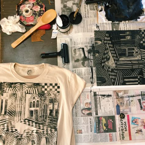 Printmaking Art Aesthetic, Linoleum Print On Fabric, Linoleum Print On Clothes, Print Making Aesthetic, Aesthetic Lino Print, Linocut Print T Shirt, Printmaking On Clothes, Linocut Fabric Printing, Lino Print Aesthetic