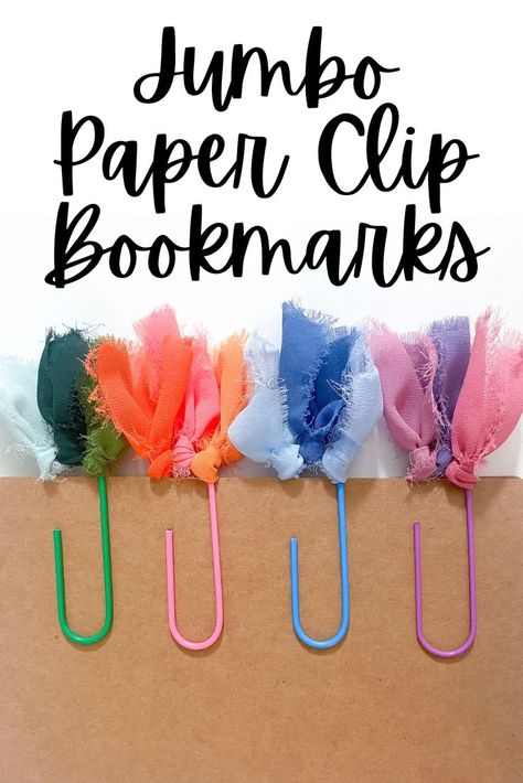 Jumbo Paper Clip Bookmarks, Giant Paperclip Crafts, How To Make Paper Clip Bookmarks, Jumbo Paper Clip Ideas, Paper Clip Earrings Diy, Diy Paper Clip Bookmarks, Paper Clip Bookmarks Diy, Paperclip Bookmarks Diy, Paper Clip Crafts