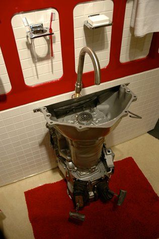 Repurposed car parts bathroom fixtures. Oh, wouldn't this be a perfect man cave accessory? Transmission Sink, Garage Sink, Moderne Have, Car Part Art, Old Car Parts, Toilette Design, Blue Velvet Chairs, Man Cave Bathroom, Ikea Catalog