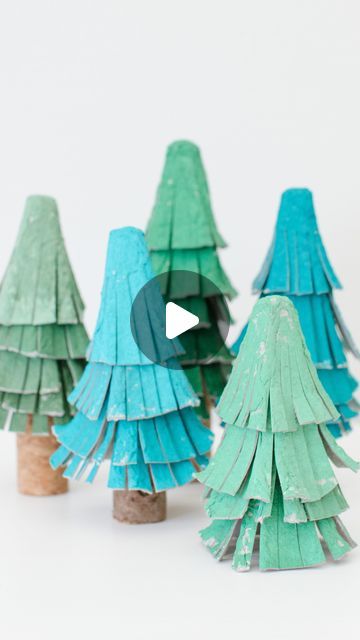 Kathryn on Instagram: "Egg Carton Christmas Trees! Sorry it’s another Christmas 2020 throwback 😅 Highly recommend painting your egg cartons first before you cut them out, makes for so much less mess! Sparkles from @theglittertribe #averycardboardchristmas #christmascrafts #recycledcrafts #diychristmas #handmadechristmas #homemadechristmas #recycleandplay #wearecardboardfolk #cardboardcreations #kidscraft #bioglitter #ecoglitter" Egg Carton Christmas, Art Camp Projects, Camp Projects, Egg Cartons, Winter Frost, Art Camp, Kids' Crafts, Egg Carton, Camping Art