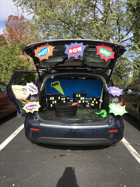 Trunk or treat Gotham City and Batman! Halloween Car Decorations, Trunker Treat Ideas, Batman Halloween, Trunk Or Treat Ideas, Batman Theme, Hallowen Ideas, Batman Birthday, Treat Ideas, Batman And Robin