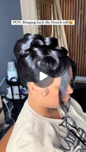 VoiceOfHair ®️ on Instagram: "The classics are making a comeback😍

@theserenityhairandspa is taking us back to the 90s with this classic look👌🏾 Love the details from the pin curls to the rhinestones👏🏾 Perfect for a wedding style or formal event❤️

Would you rock it?✨voiceofhair 

#miamihairstylist #updo #formalhair #weddignhair #promhair #curlybun #ponytails #silkpress #hairtutorials #pincurls #90style  #90shair #frenchroll #retrohair" Pin Curls Tutorial, Black Hair Updo Hairstyles, Curl Tutorial, Back To The 90s, Curly Bun, Beautiful Curly Hair, Pin Curls, 90s Hairstyles, Silk Press