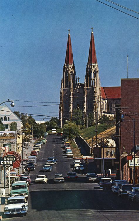 Helena Mt, Helena Montana, States In America, Historical Landmarks, St Helena, Urban Renewal, Modern Buildings, Gothic Style, American Dream