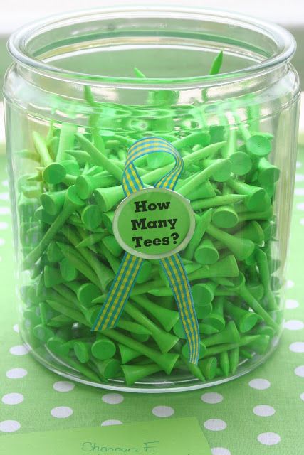 Guess how many golf tees; winner gets a round of golf or bucket of range balls. Mini Golf Party, Golf Centerpieces, Golf Fundraiser, Golf Baby Showers, Golf Theme Party, Event Centerpieces, Golf Party Decorations, Golf Baby, Golf Birthday Party