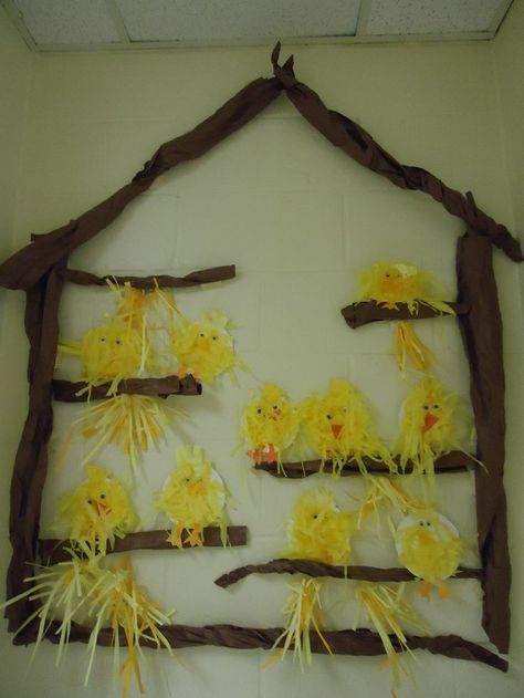 Chicken Coop Bulletin Board, Farm Classroom Decorations, Barnyard Classroom, Farm Classroom Theme Decor, Preschool Farm Crafts, Farm Kindergarten, Classroom Art Display, Farm Vbs, Farm Classroom