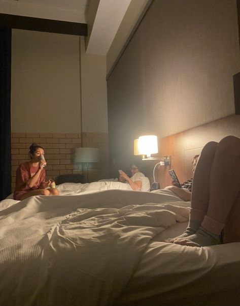 Friends Hotel Aesthetic, Hotel Room Aesthetic Friends, Hotel Room With Friends, Hotel With Friends Aesthetic, Hotel Room Pics, Aesthetic Hotel Room Pictures, Hostel Friends, Evening Aesthetic, Mount Abu