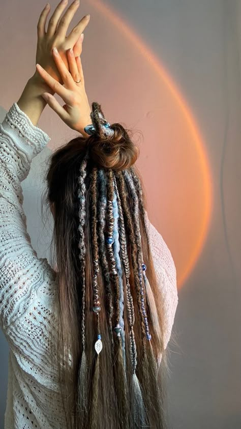 Synthetic Dreads Hairstyles, Short Haircut Tutorial, Skirts Design, Boho Hair Wrap, Easy Short Haircuts, Dread Wraps, Haircut For Women, Beautiful Dreadlocks, Haircut Tutorial