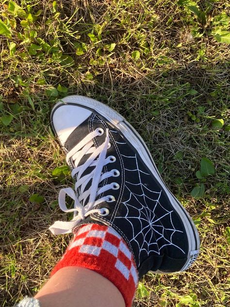 Spider Man Converse Embroidery, Spiderman Converse Embroidered, Spiderman Shoes Diy, Spider Man Shoes Converse, Custom Spiderman Shoes, Spiderman Shoes Converse, Spiderweb Converse, Spider Web Converse, Spider Man Converse