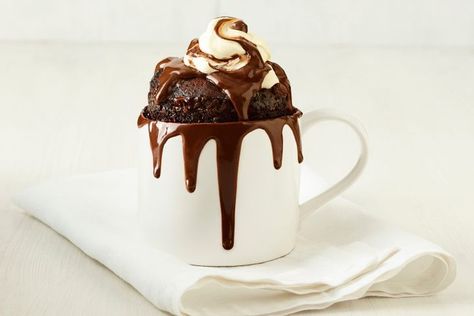 90-second mile-high Nutella mug cake Cake Magazine, Nutella Mug Cake, Microwave Dessert, Easy Mug Cake, Microwave Cake, Chocolate Slice, Mug Cake Microwave, Chocolate Hazelnut Spread, Kinds Of Desserts