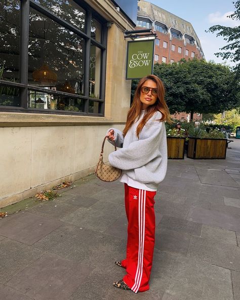 Red adidas track pants Track Pants Outfit Casual, Red Adidas Pants Outfit, Track Pant Outfit, Red Joggers Outfit, Adidas Joggers Outfit, Casual Outfit Street Style, Red Adidas Pants, Cute Dope Outfits, Adidas Track Pants Outfit