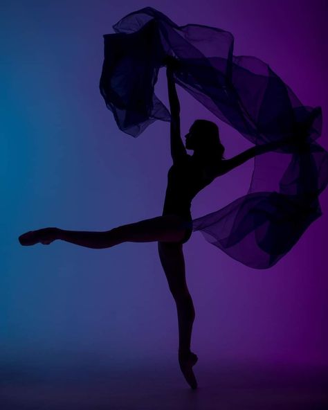 Dance Aethstetic, Dance Pictures Aesthetic, Purple Dance Aesthetic, Disney Characters Female, Modern Dance Photography, Profile Photography, Dance Silhouette, Dance Motivation, Western Dance