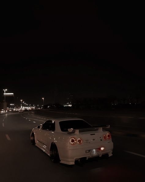 Jdm Cars At Night, Gtr R35 Aesthetic, Nissan Gtr Aesthetic, Dark Night Aesthetic Wallpaper, Cars Widgets, Gtr Aesthetic, Car Night Aesthetic, Car Widgets, Dark Night Aesthetic