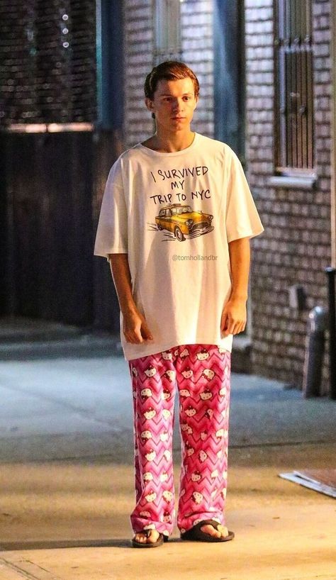 Hello Kitty Pajama Pants, Hello Kitty Pants, Pink Pajama Pants, Nyc Shirt, Trip To Nyc, Tom Holland Zendaya, Tom Holland Spiderman, Joe Keery, Men's Toms