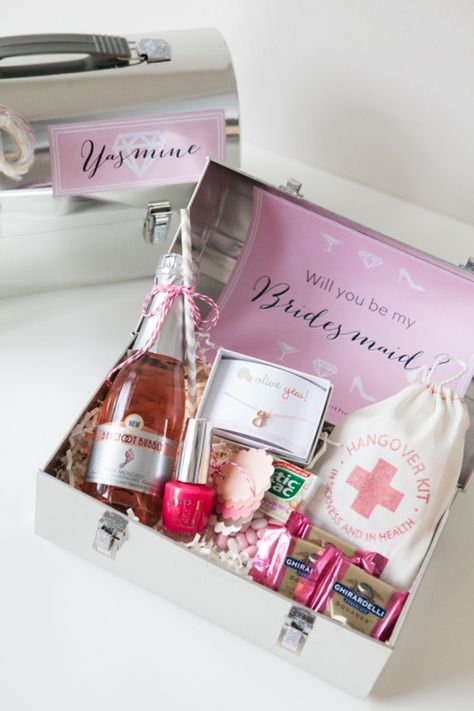 Will You Be My Bridesmaid? Lunch Box | Mike Carreiro Photography | #Bridesmaidgifts #Wedding Bridesmaid Groomsmen Gifts, Bridesmaid Boxes, Bridesmaid Box, Bridesmaids And Groomsmen, Will You Be My Bridesmaid, Be My Bridesmaid, Bridal Party Gifts, Gifts For Wedding Party, Bridesmaid Proposal