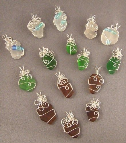 Beach Glass Wire Wrapping, How To Wrap Sea Glass With Wire, Sea Glass Jewelry Diy Tutorials, Sea Glass Wire Wrapping, Sea Glass Necklaces, How To Make Sea Glass Art, Easy Wire Wrapping Stones, Sea Glass Jewelry Diy, Wrapping Crystals