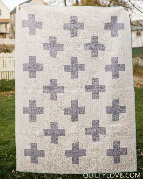 Quilty Love | Simple Plus Quilt (with tutorial) | http://www.quiltylove.com Quilty Love, History Of Quilting, Modern Quilting Designs, Plus Quilt, Two Color Quilts, Cross Quilt, Slowly But Surely, Quilts Decor, Baby Quilt Patterns