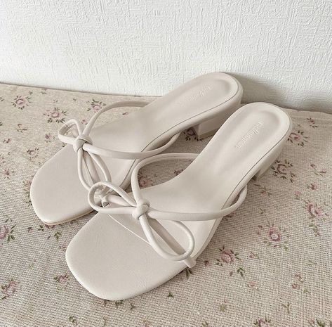 Shoes Aesthetic White, Elegant Shoes Heels, Fancy Heels, Shoes Aesthetic, Shoes Heels Classy, Fashion Shoes Heels, Aesthetic White, Heels Classy, Cute Heels