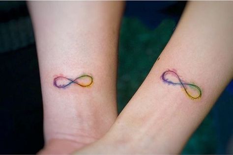 The sisters infinity tattoo are identical to designs done on the wrist, arm, back or any body part you wish. They can be large or small, for the love that unites you is fully visible from infinity to tattoo the symbol of the sisters, Wrist Tattoos Family, Sister Tattoo Infinity, Infinity Symbol Tattoo, Brother Sister Tattoo, Pride Tattoo, Infinity Tattoo Designs, Sibling Tattoos, Infinity Tattoos, Bff Tattoos