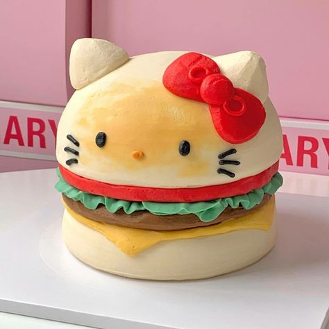 hello kitty cake