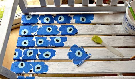 Easy to Make a Marimekko Bench Using Paper Napkins Painted Benches, Koti Diy, Old Benches, Napkins Paper, Old Garden, White Glue, Garden Bench, White Paint, Diy Projects To Try