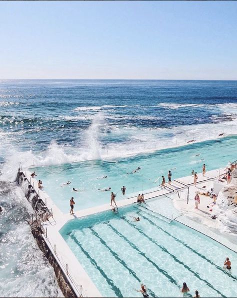 The Icebergs pool at Sydney's Bondi Beach Kolam Air, Australia Vacation, Bondi Beach, Incredible Places, Beach Pool, Travel Inspo, Australia Travel, Travel Aesthetic, Vacation Spots