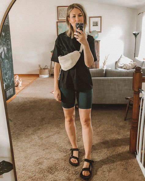 Active Mom Aesthetic, Sporty Mom Outfits Summer, Summer Athleisure Outfits, Nanny Outfits, Casual Athleisure Outfits, Athleisure Mom, Casual Home Outfits, Nanny Outfit, Athleisure Outfits Summer