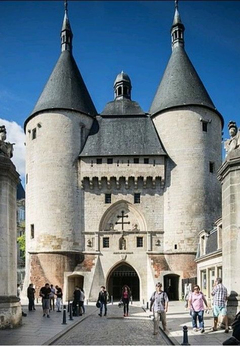 Castle Front View, German Architecture, Landscape Nature, Front View, Knights, Barcelona Cathedral, Louvre, Castle, Tower