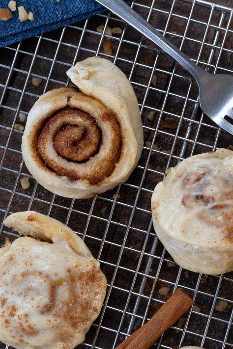 Protein Cinnamon Rolls Greek Yogurt Dough, Yogurt Dough, Protein Cinnamon Rolls, Baking With Yogurt, Best Tasting Protein Powder, Healthy Cinnamon Rolls, Cinnamon Biscuits, Cinnamon Roll Muffins, Easy Protein