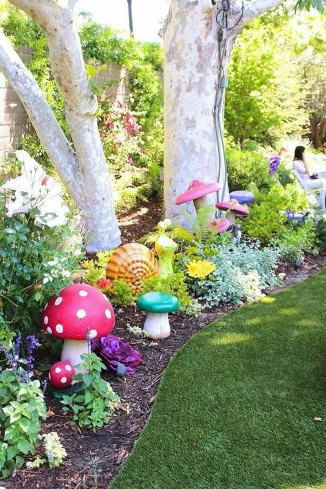 Fairy Garden Ideas Enchanted Forest, Alice In Wonderland Garden, Large Backyard Landscaping, Fairy Garden Party, Garden Sculptures, Whimsical Fairy, Fairy Birthday Party, Fairy Birthday, Magical Garden