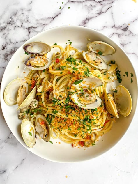 White Wine Lemon Butter Sauce, Lobster Cobb Salad, Clam Spaghetti Recipe, Wishbone Kitchen, Spicy Spaghetti, Pasta Toppings, Clam Pasta, My Favorite Food, Grilled Bread