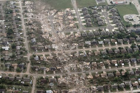 PHOTOS: OK Tornado Aftermath Leaves Trail Of Destruction Tornado Season, Tornado Pictures, Social Pictures, Oklahoma Tornado, Tornado Damage, Tornado Warning, Aerial Photo, Oklahoma City, Big Picture