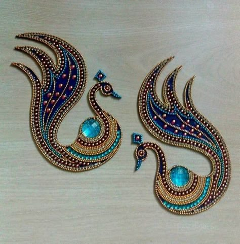 Kundan Rangoli, Peacock Embroidery Designs, Acrylic Rangoli, Peacock Embroidery, Aari Design, Rangoli Patterns, Kundan Work, Aari Designs, Aari Blouse