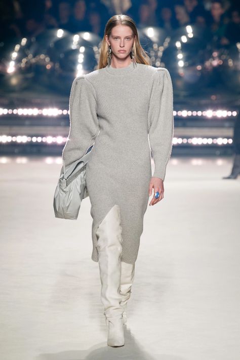 Isabel Marant Fall 2020 Ready-to-Wear Collection - Vogue Runway Sweater, Runway Fashion Vintage, 90s Runway Fashion, Vogue Germany, Vogue Russia, White Boots, Work Wardrobe, 가을 패션, Woman Fashion