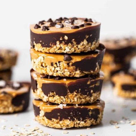 No Bake Peanut Butter Oat Bites, Desserts With Oats, Peanut Butter Oat Cups, Easy Healthy Desserts, Ella Vegan, Oat Cups, No Bake Chocolate Desserts, Peanut Butter Oat, Nutritious Desserts