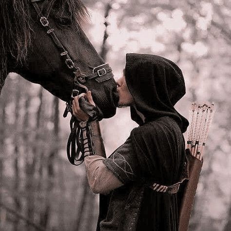 Horse Athstetic, Medieval Aesthetic, Prince Caspian, Queen Aesthetic, Royalty Aesthetic, Royal Aesthetic, Fantasy Story, Chronicles Of Narnia, Princess Aesthetic