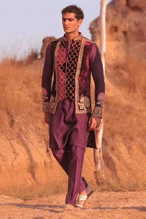 Mughal Floral Motifs, Kashmiri Phiran, Jaali Pattern, Mohsin Naveed Ranjha, Velvet Waistcoat, Long Kameez, Purple Work, Embroidery Hand Work, Wedding Kurta For Men