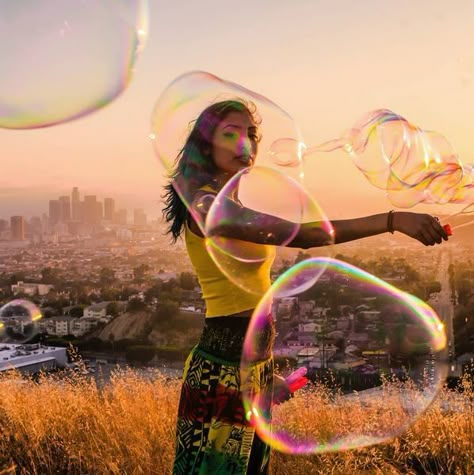 Blowing Bubbles Photoshoot, Bubble Portrait Photography, Bubble Photoshoot Ideas, Photoshoot Bubbles, Bubbles Photoshoot, Bubble Photoshoot, Bubble Photography, Bubble Photo, Bubbles Photography