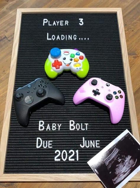 Gamer Gender Reveal Ideas For Party, Maternity Theme Ideas, Gender Reveal Gamer Theme, Gamer Maternity Photos, Baby Accouncement Ideas Families, Gaming Baby Announcement, Video Game Baby Announcement, Gender Reveal Ideas For Gamers, Marvel Baby Announcement