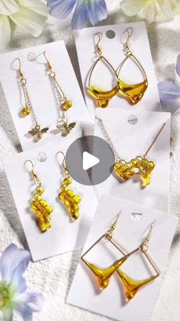 Resinart Ideas, Uv Resin Earrings, Uv Resin Jewelry, Miracle Workers, Tiny Miracles, Honey Drops, Bee Jewelry, Resin Tutorial, Resin Earrings