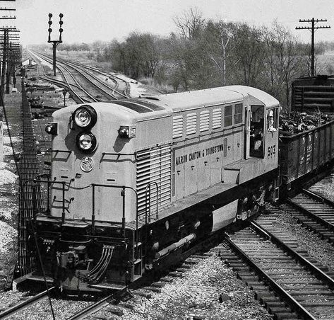 Fairbanks Morse, Railroad History, Railroad Pictures, Road Train, Pennsylvania Railroad, Railroad Photos, Portland Cement, Rail Car, Train Pictures