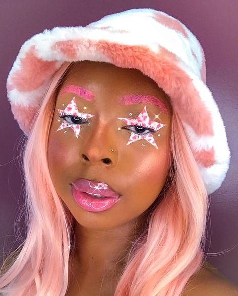 Colored Brows, Super Shock, Crazy Makeup, Creative Makeup Looks, Cow Girl, Girls Makeup, Creative Makeup, How To Apply Makeup, Makeup Art