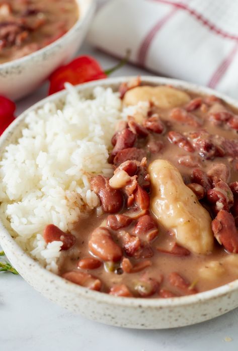 jamaican stew peas in bowl Jamaican Stew, Jamaican Stew Peas, Jamaican Recipe, Healthy Cravings, Jamaican People, Stew Peas, Caribbean Foods, Brown Stew Chicken, Jamaica Food