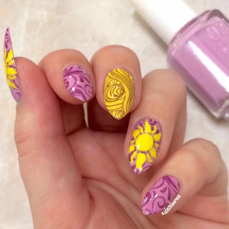 Disney Nail Art Princess, Nail Designs Disney Princess, Rapunzel Nails Aesthetic, Tangled Nails Aesthetic, Tangle Inspired Nails, Tangled Rapunzel Acrylic Nails, Disney Princess Nails Aesthetic, Disney Rapunzel Nails, Disney Nails Rapunzel