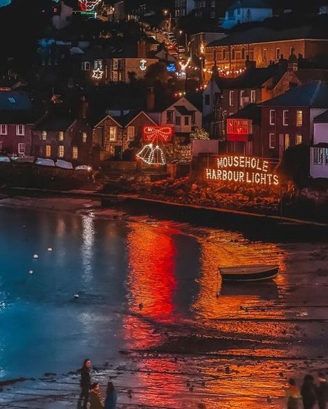 Beautiful Cornwall on Instagram: "@our.cornish.life ✨ The famous Mousehole harbour Christmas lights 🎄 There is still time to book an enchanting Cornish getaway this Christmas & New Year, tap through our bio to view property availability across Cornwall 🎉 🎄 #christmascornwall #mousehole #christmaslights #illuminations #fishingharbour #romanticbreak #familygetaway #staycation #cornwalllodge #cornwallcottage #kernow" Truro Cornwall, Cornwall Cottages, There Is Still Time, Family Getaways, English Countryside, Christmas And New Year, Cornwall, Christmas Lights, Tap